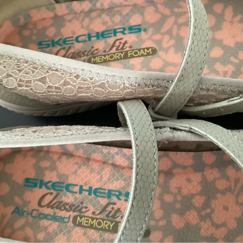 Skechers Be-light Slip On Lace Detail Flat Shoe Size 8 - Picture 5 of 10